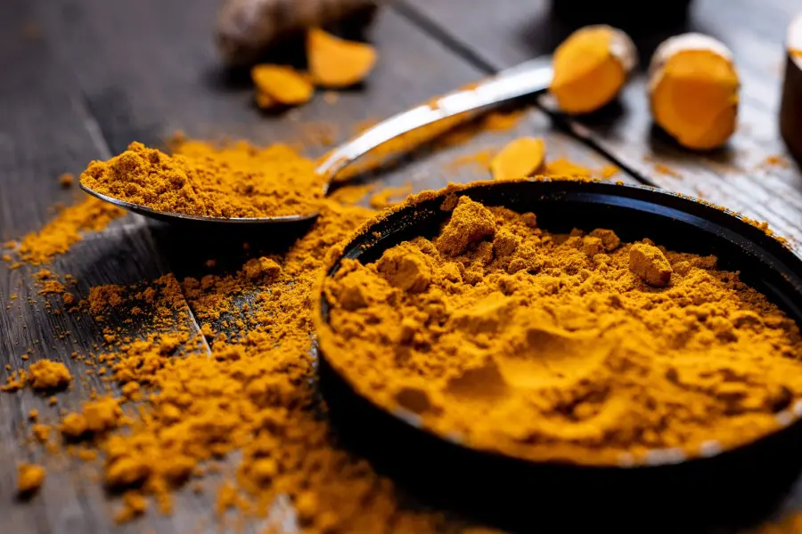 Curcuma in cucina: usi oltre il golden milk