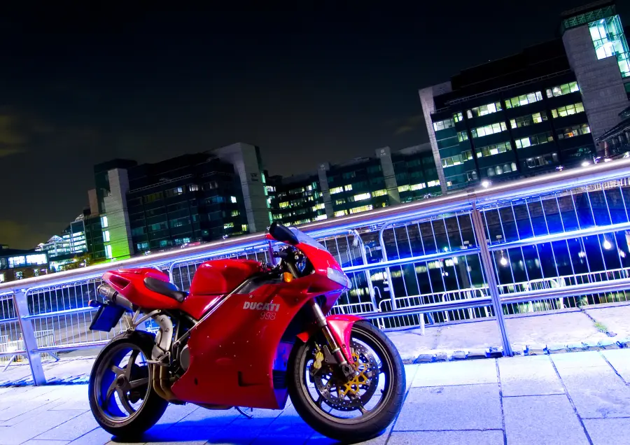 Ducati Con Luci di Città
