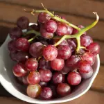 Grappolo di Uva in un Piatto