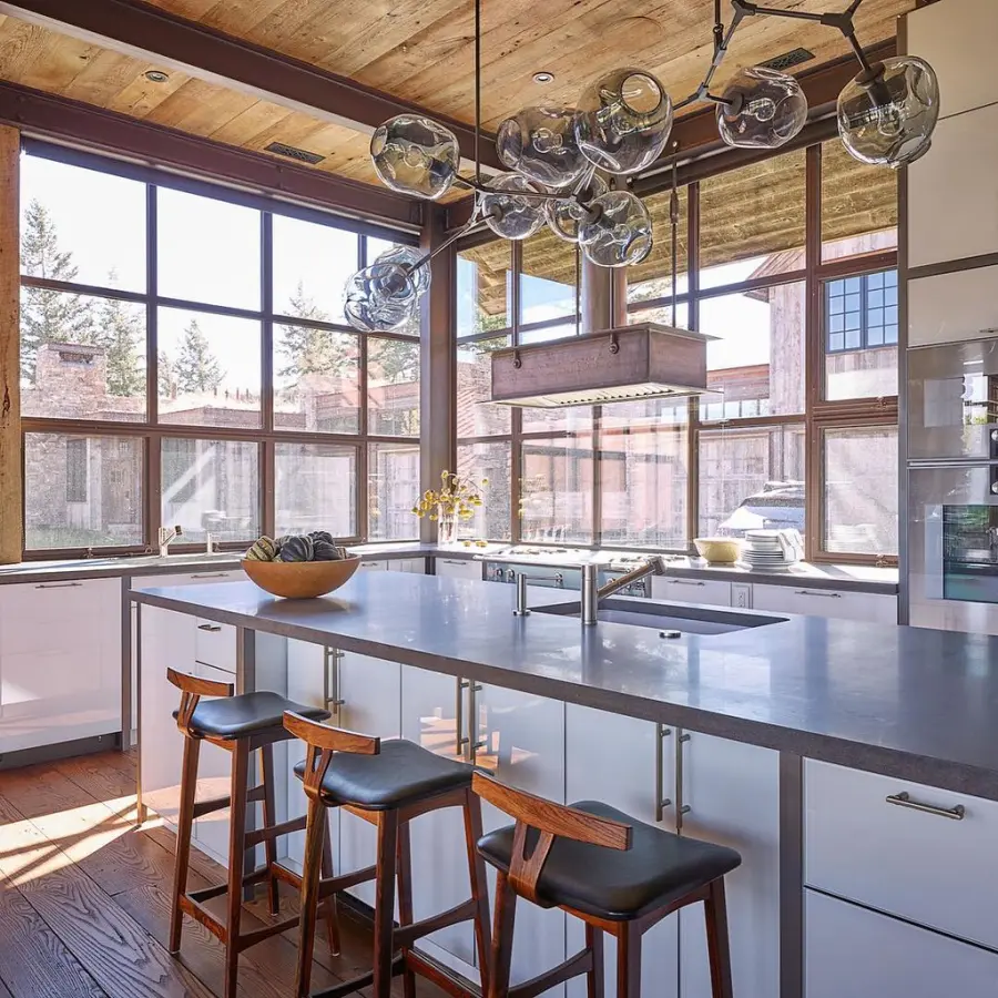 Cucina con Arredamento Contemporaneo