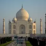 Taj Mahal di Giorno