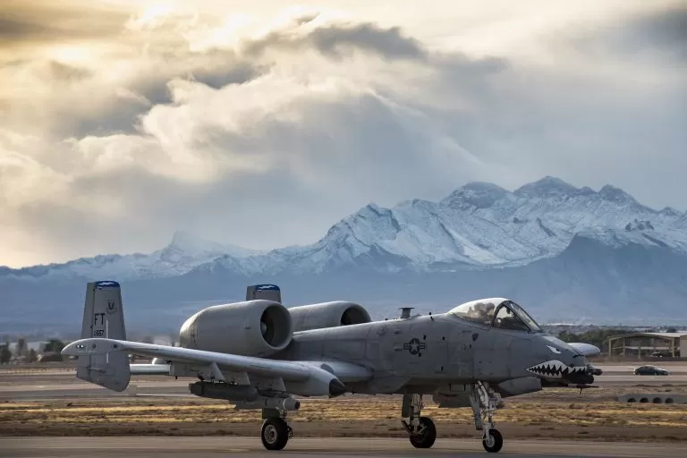 Aereo A10 in Pista