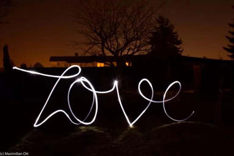 Scritta Love in Light Painting