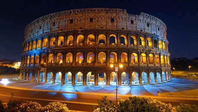 Colosseo di Notte