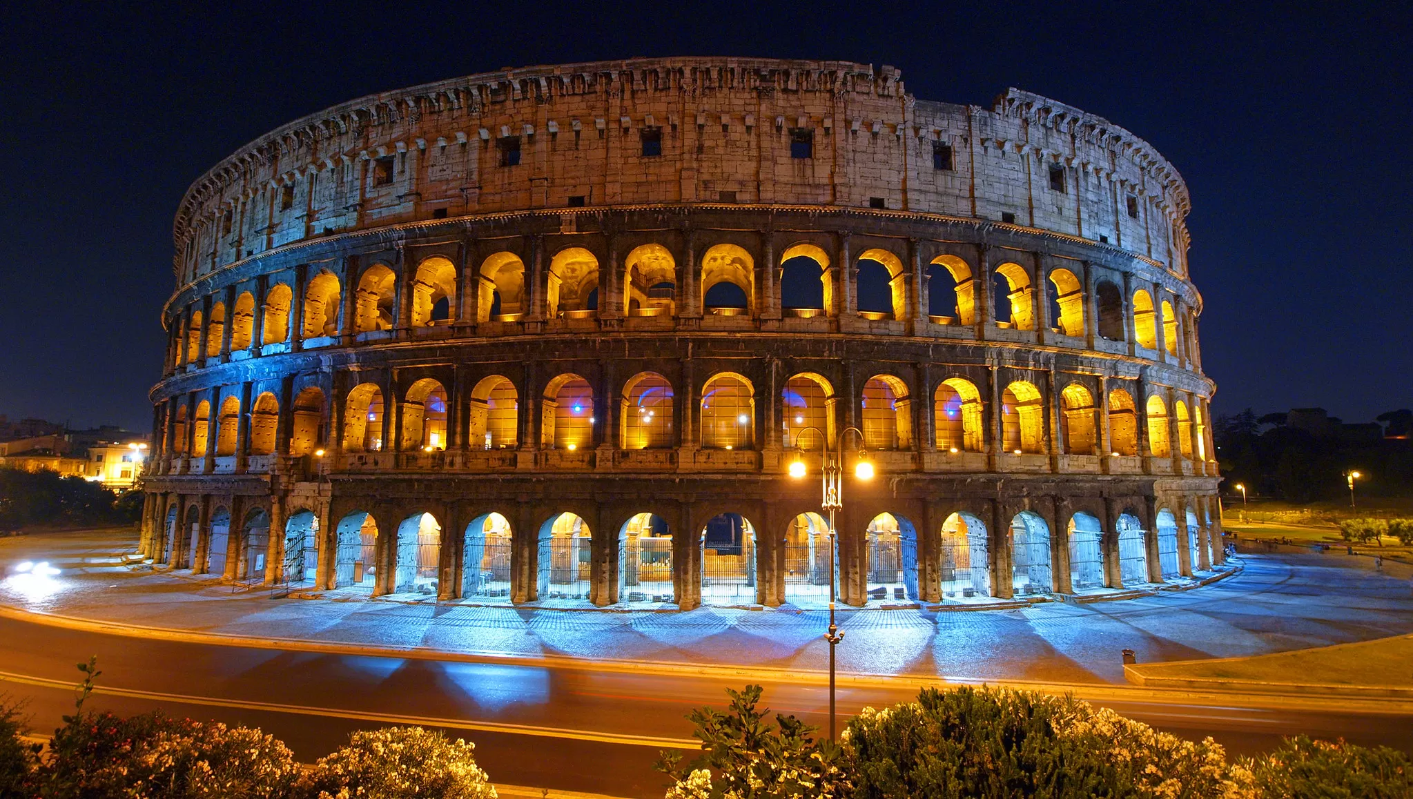 Colosseo di Notte