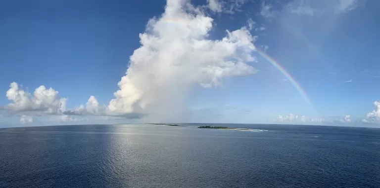 Isola di Fakarava dall’alto con Arcobaleno