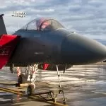 Aereo Militare F15 con Bandiera Rossa