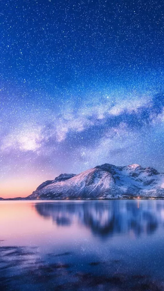 Lago con Cielo Stellato