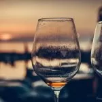 Calici di Vino al Tramonto