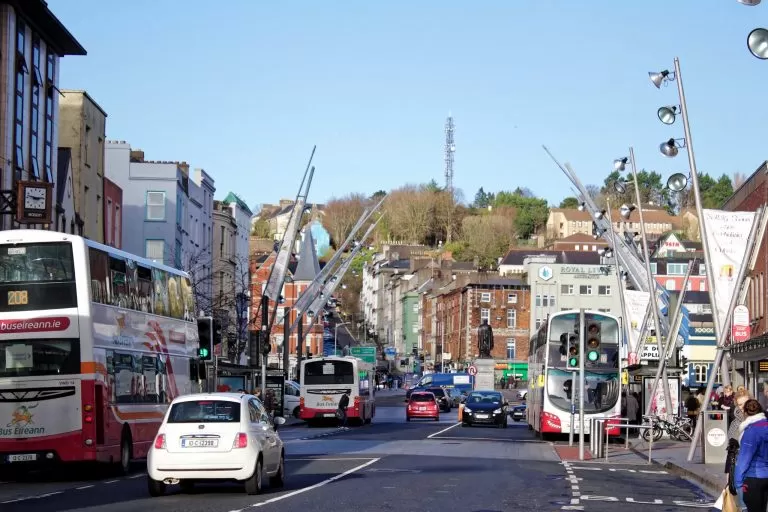 Strada in Irlanda