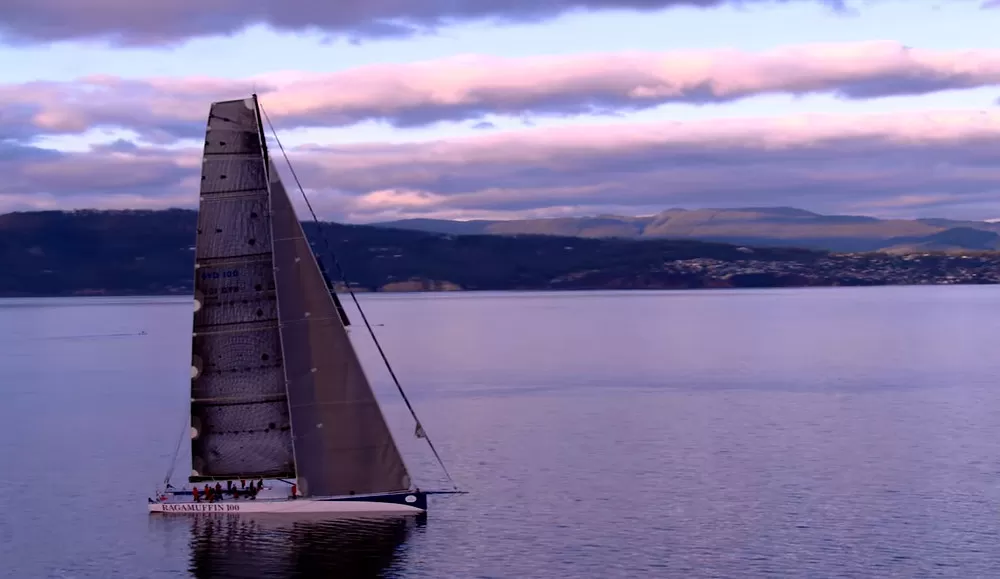 Barca a Vela al Tramonto