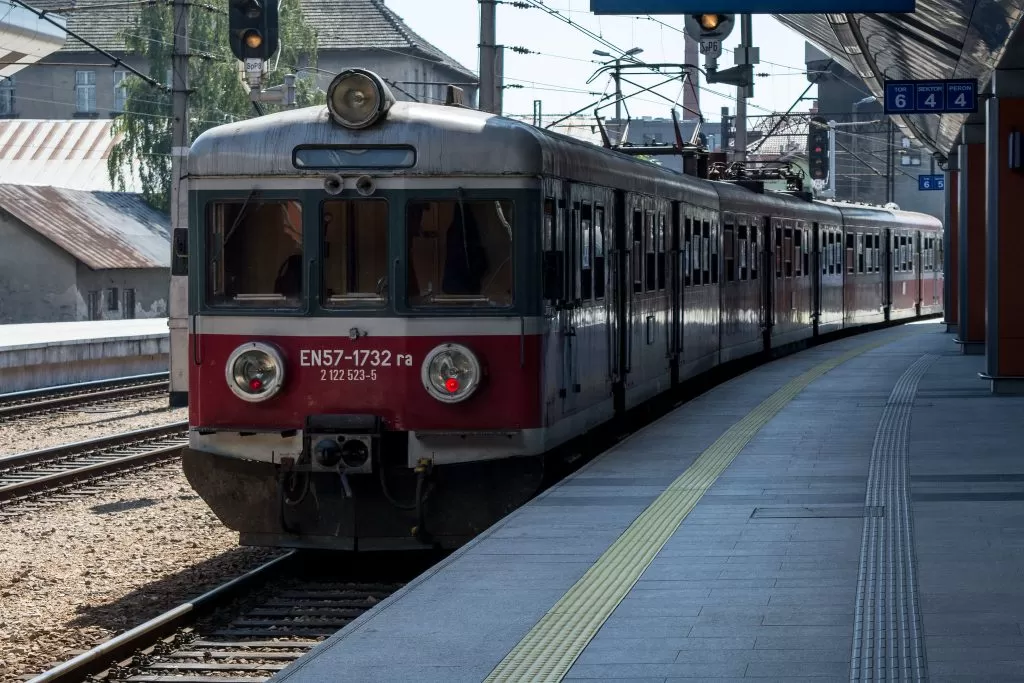 Treno in Arrivo in Stazione