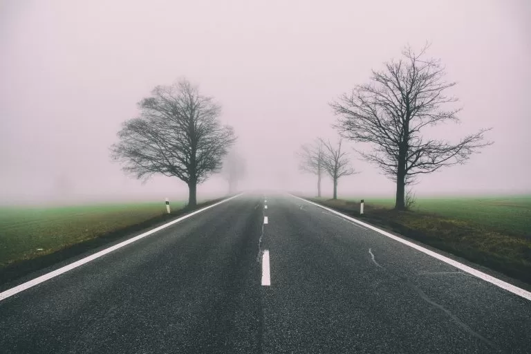 Strada con Nebbia