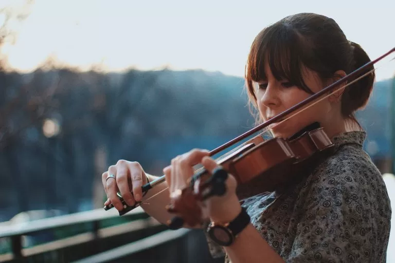 Violinista che suona