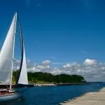 Barca a Vela su una Spiaggia